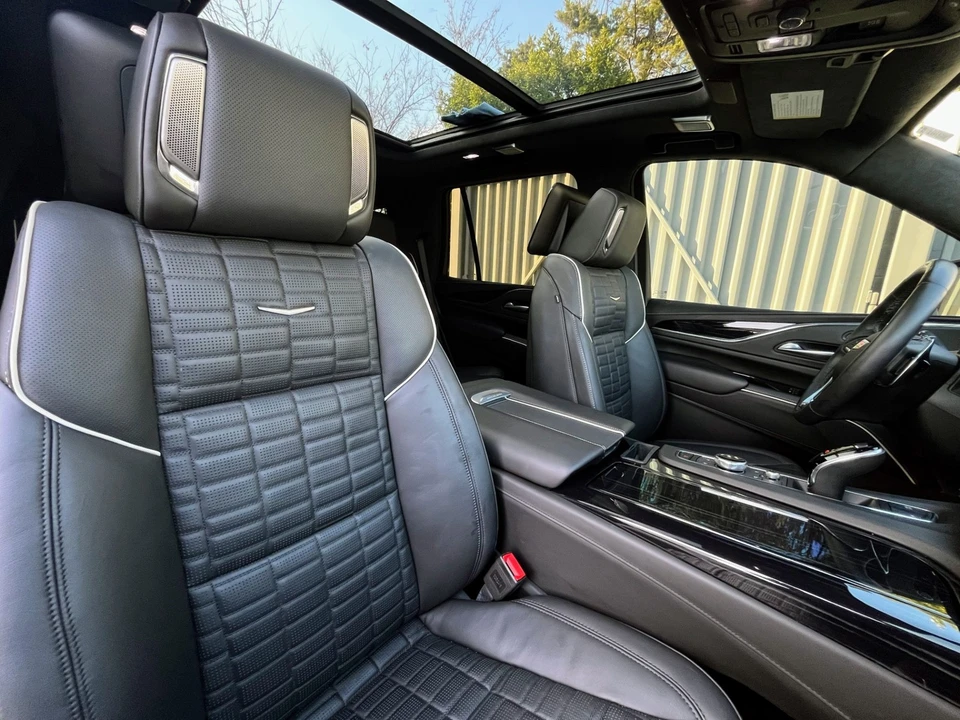 2024 Cadillac Escalade-V 5th Gen - Image 18 of 21