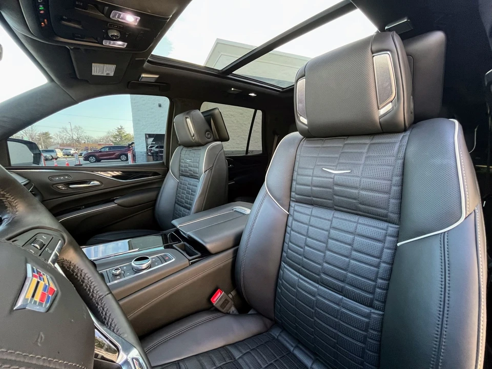 2024 Cadillac Escalade-V 5th Gen - Image 11 of 21