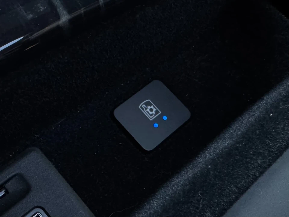 2024 Cadillac Escalade-V 5th Gen - Image 15 of 21