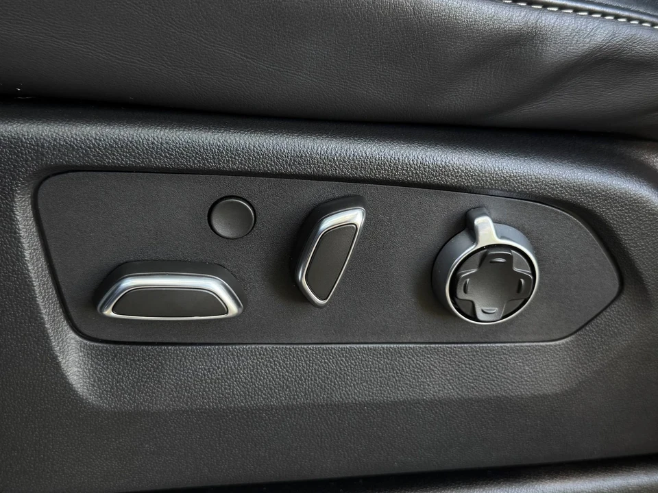 2024 Cadillac Escalade-V 5th Gen - Image 19 of 21