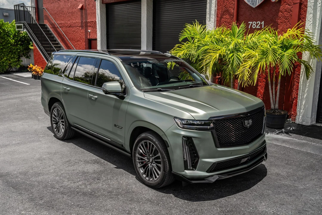 2024 Cadillac Escalade-V 5th Gen - Image 15 of 31