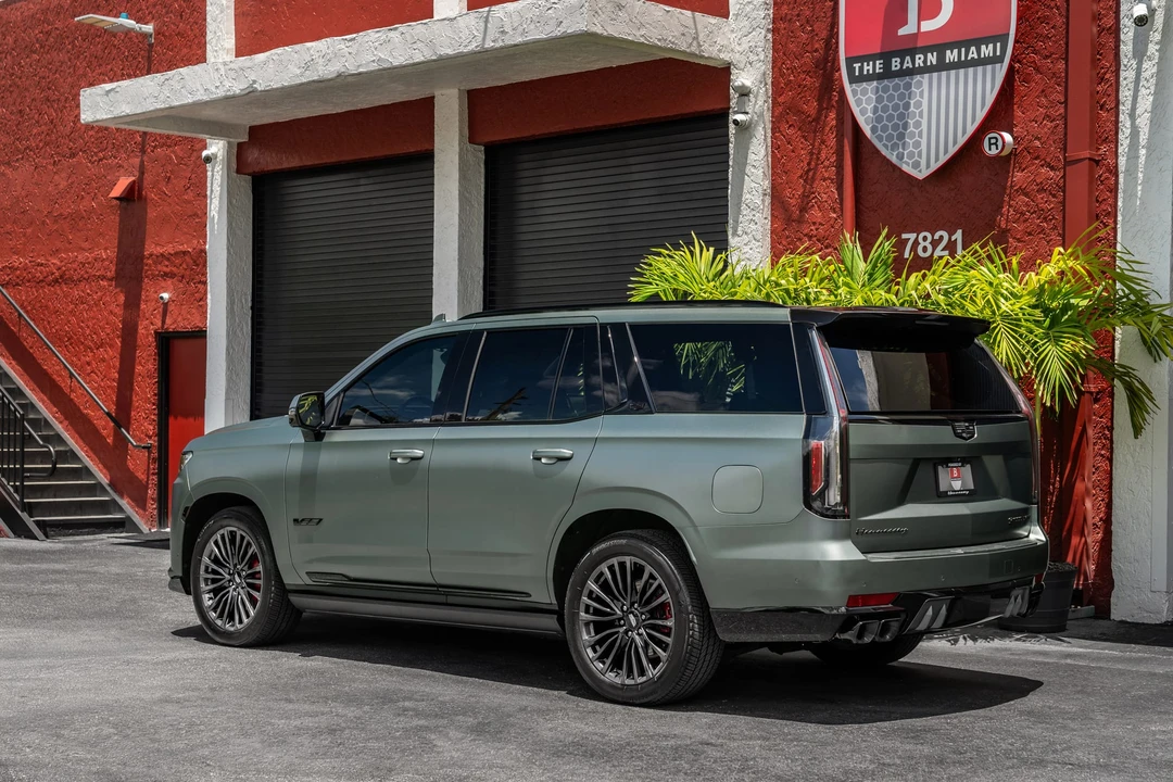 2024 Cadillac Escalade-V 5th Gen - Image 25 of 31