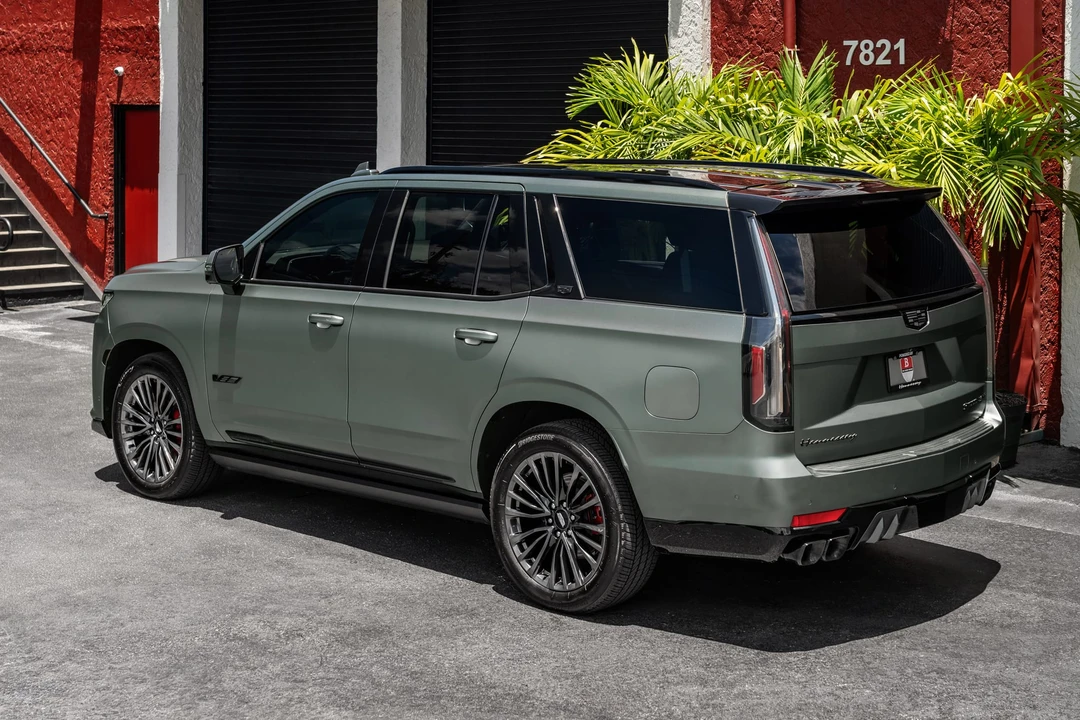 2024 Cadillac Escalade-V 5th Gen - Image 26 of 31