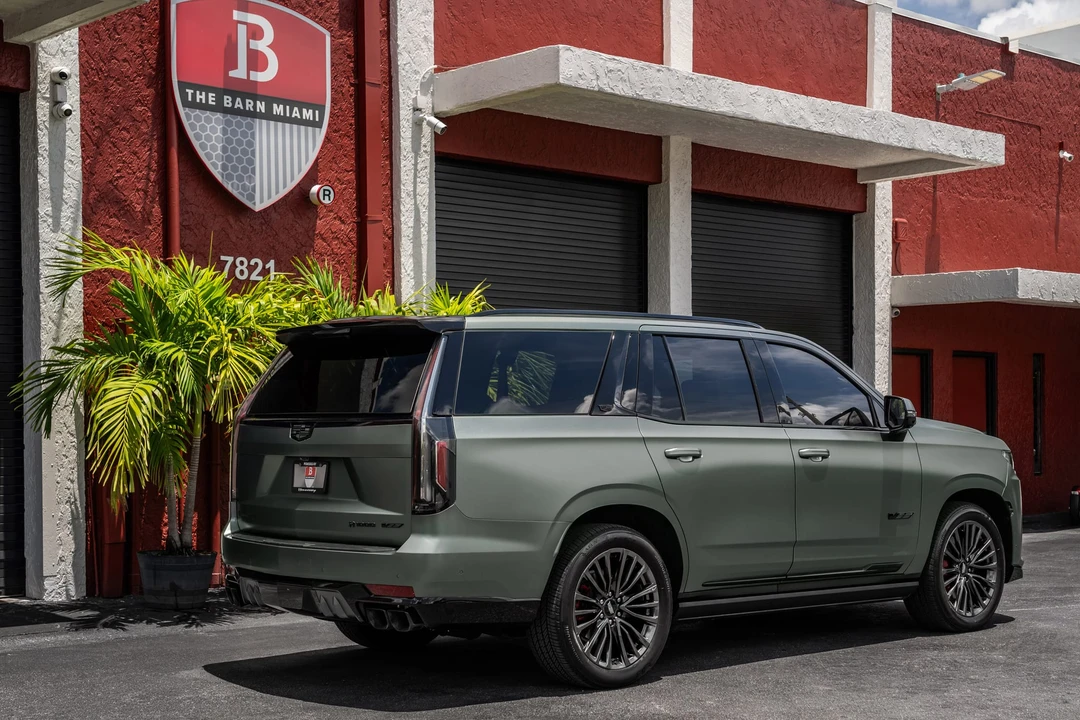 2024 Cadillac Escalade-V 5th Gen - Image 17 of 31