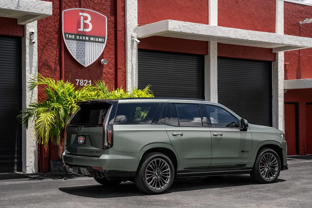 2024 Cadillac Escalade-V 5th Gen - Image 18 of 31