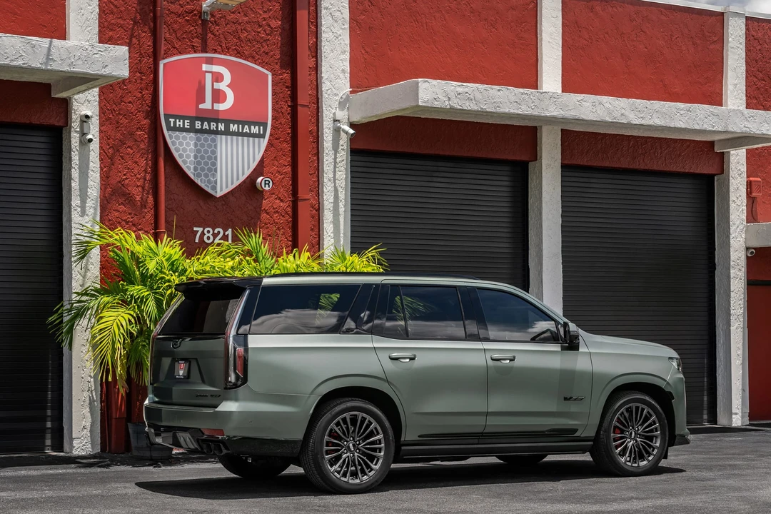 2024 Cadillac Escalade-V 5th Gen - Image 19 of 31