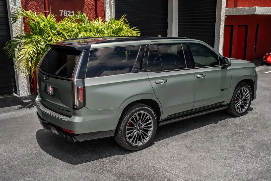 2024 Cadillac Escalade-V 5th Gen - Image 21 of 31