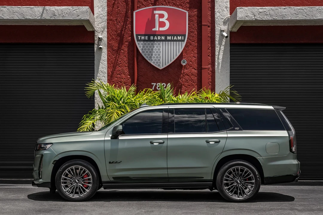 2024 Cadillac Escalade-V 5th Gen - Image 28 of 31