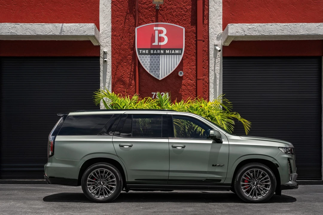2024 Cadillac Escalade-V 5th Gen - Image 16 of 31