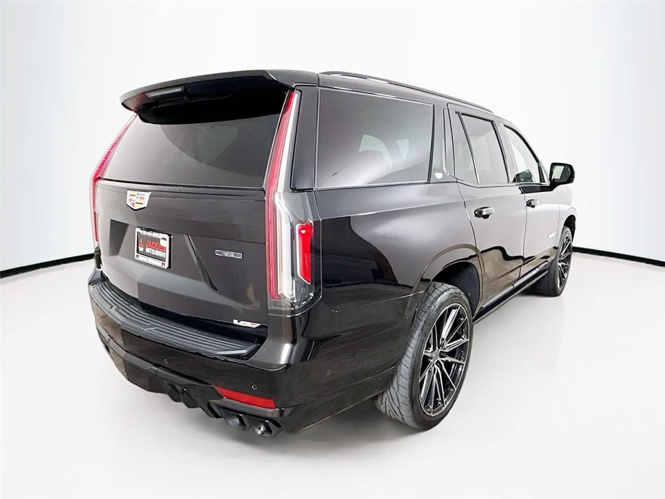 2024 Cadillac Escalade-V 5th Gen - Image 17 of 19
