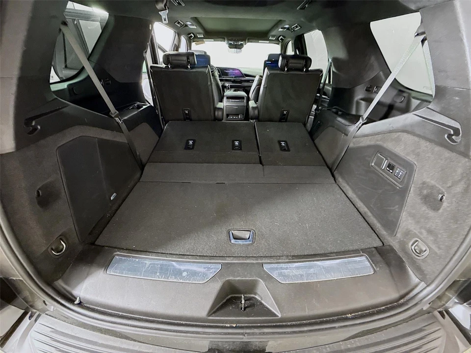 2024 Cadillac Escalade-V 5th Gen - Image 16 of 21