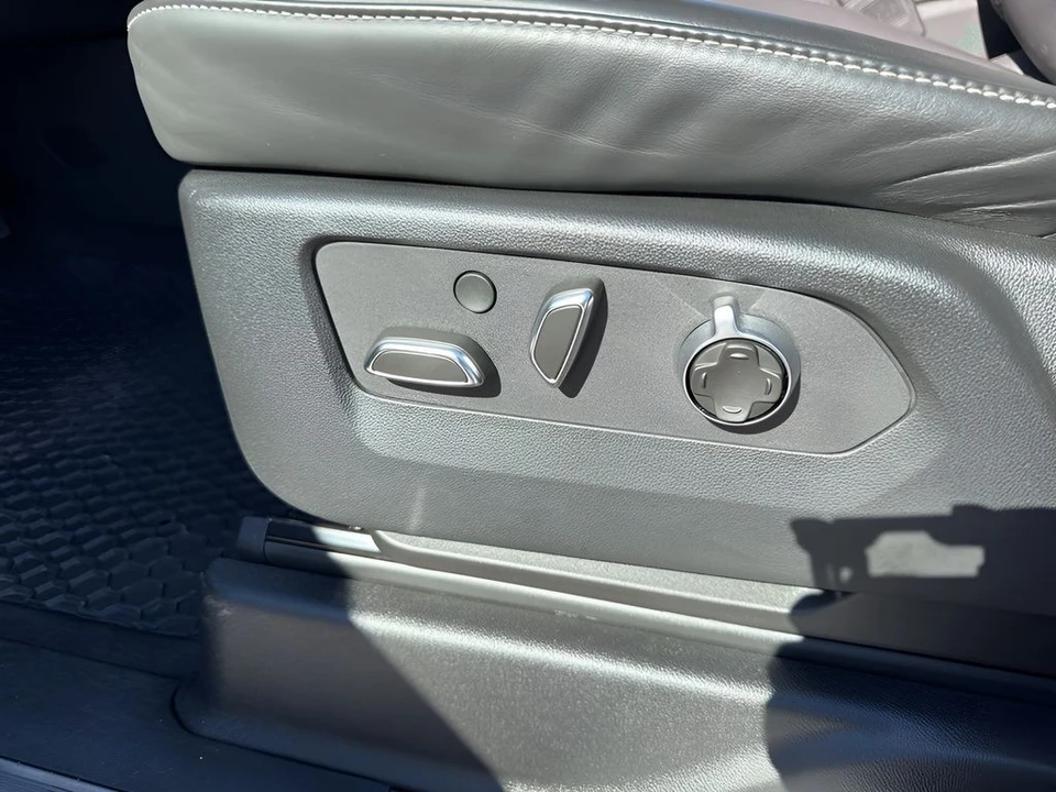 2024 Cadillac Escalade-V 5th Gen - Image 10 of 12