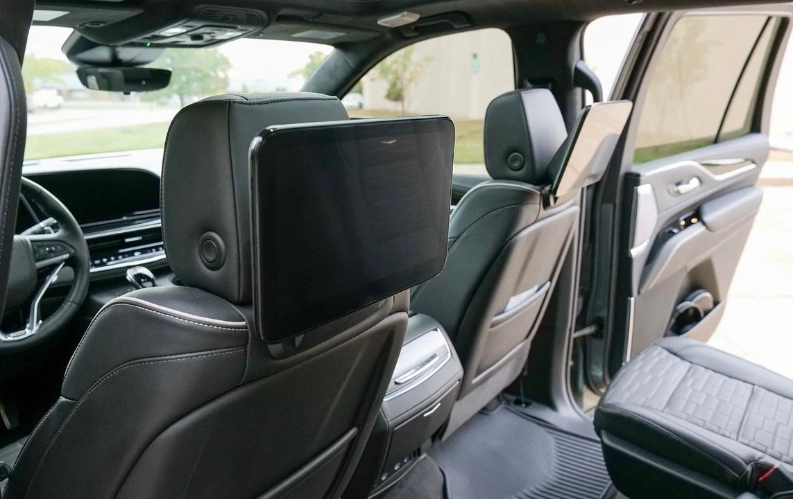 2024 Cadillac Escalade-V 5th Gen - Image 18 of 21