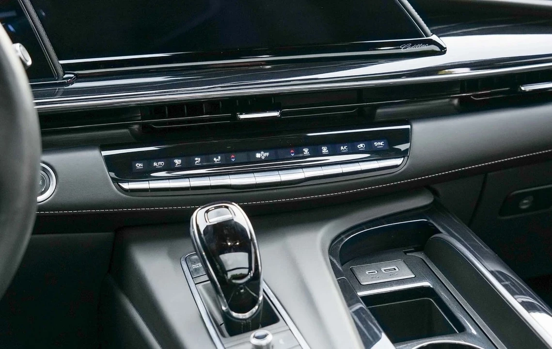 2024 Cadillac Escalade-V 5th Gen - Image 17 of 21