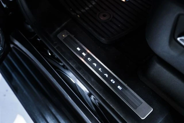 2024 Cadillac Escalade-V 5th Gen - Image 19 of 21