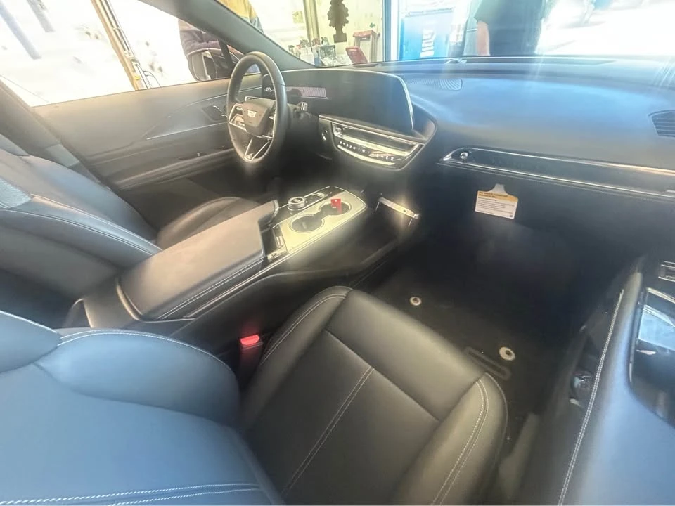 2024 Cadillac Lyriq - Image 7 of 10
