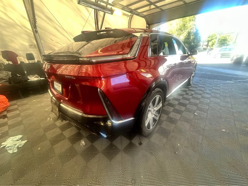 2024 Cadillac Lyriq - Image 5 of 10