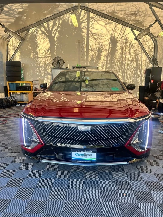 2024 Cadillac Lyriq - Image 2 of 10