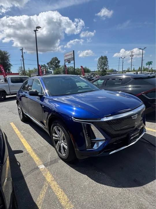 2024 Cadillac Lyriq - Image 2 of 9