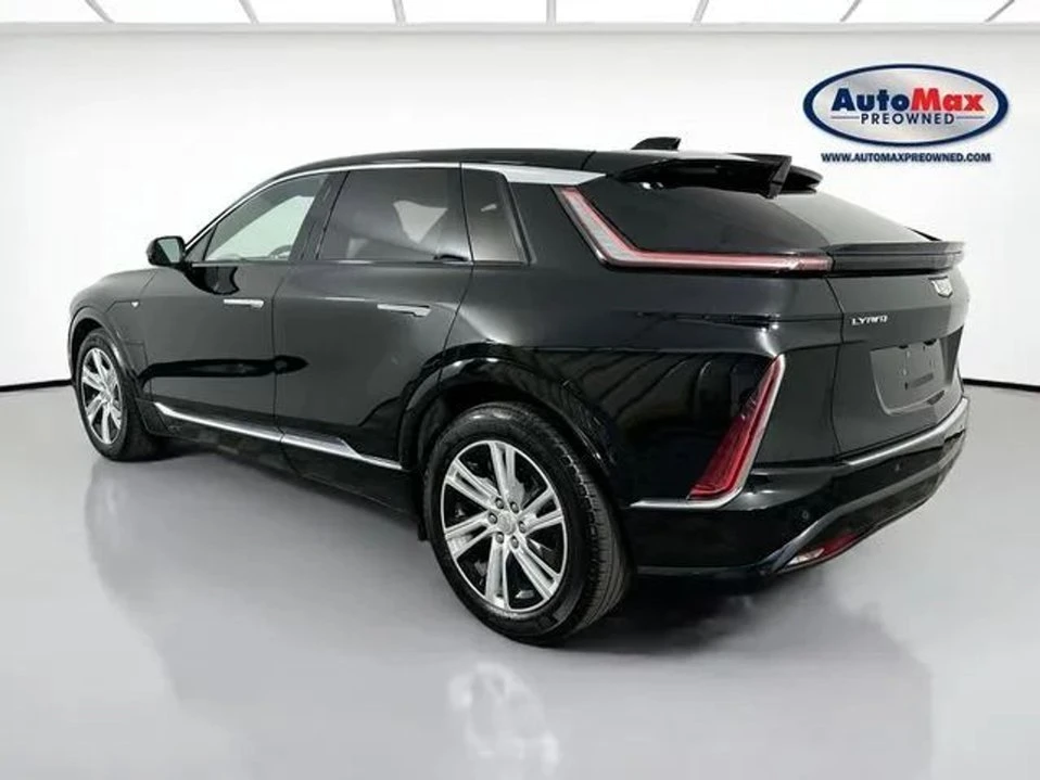 2024 Cadillac Lyriq - Image 2 of 20