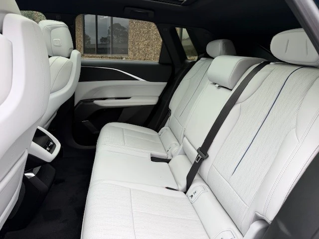2024 Cadillac Lyriq - Image 13 of 13