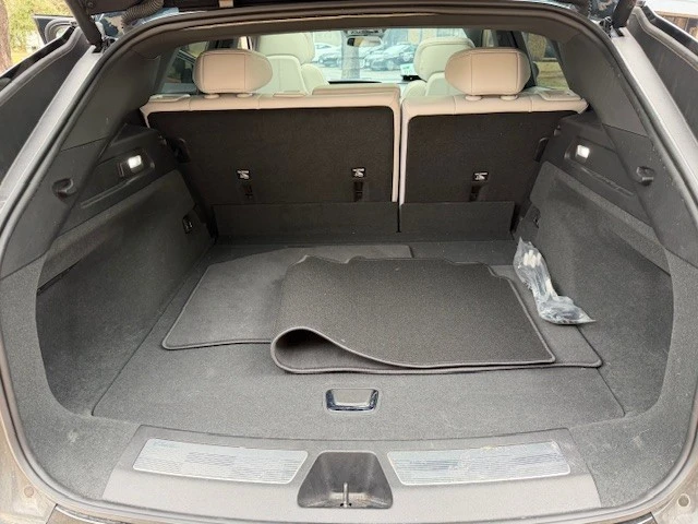 2024 Cadillac Lyriq - Image 8 of 13