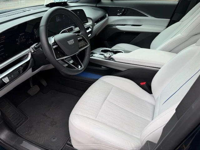 2024 Cadillac Lyriq - Image 9 of 13