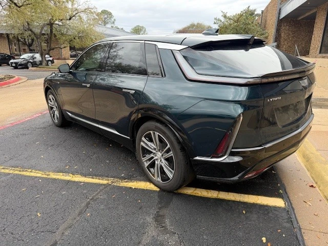 2024 Cadillac Lyriq - Image 5 of 13