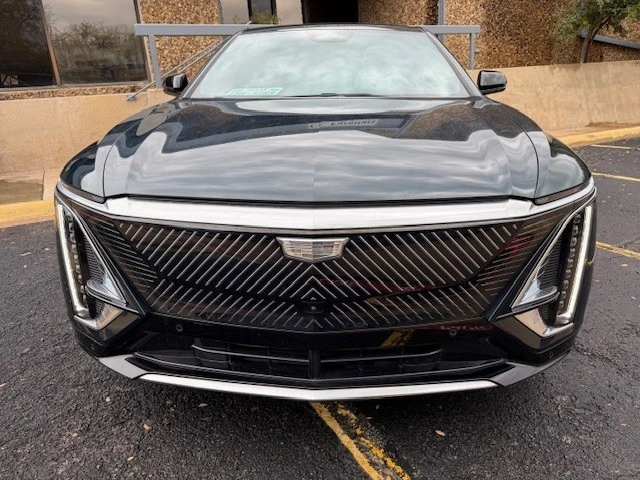 2024 Cadillac Lyriq - Image 2 of 13