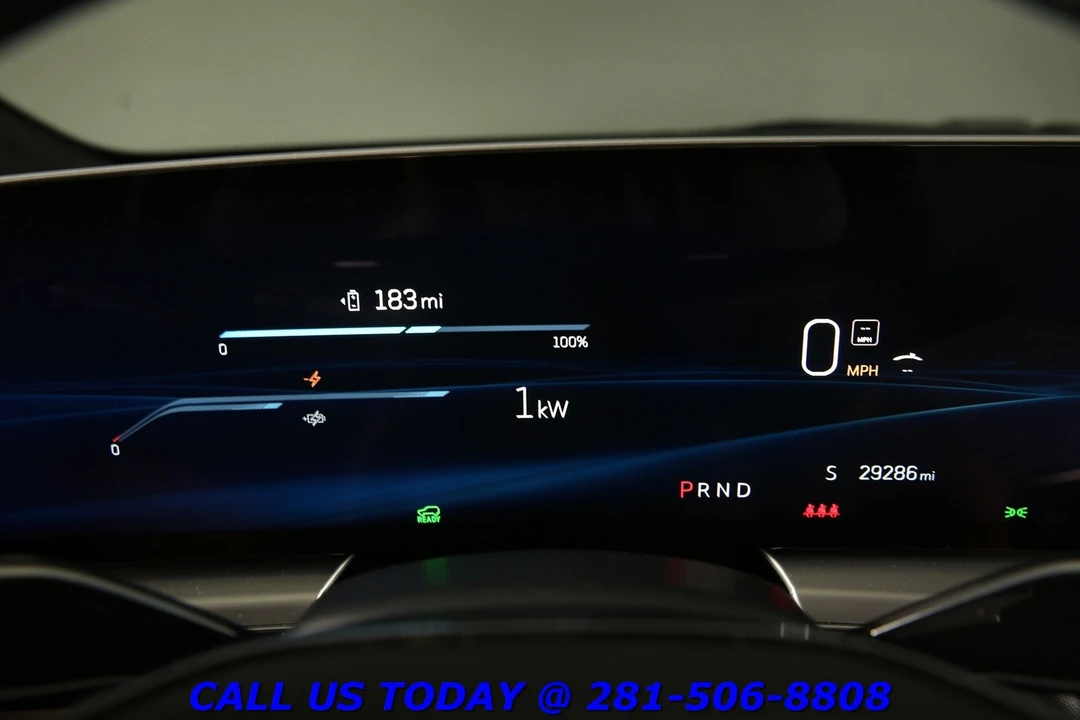 2024 Cadillac Lyriq - Image 16 of 24