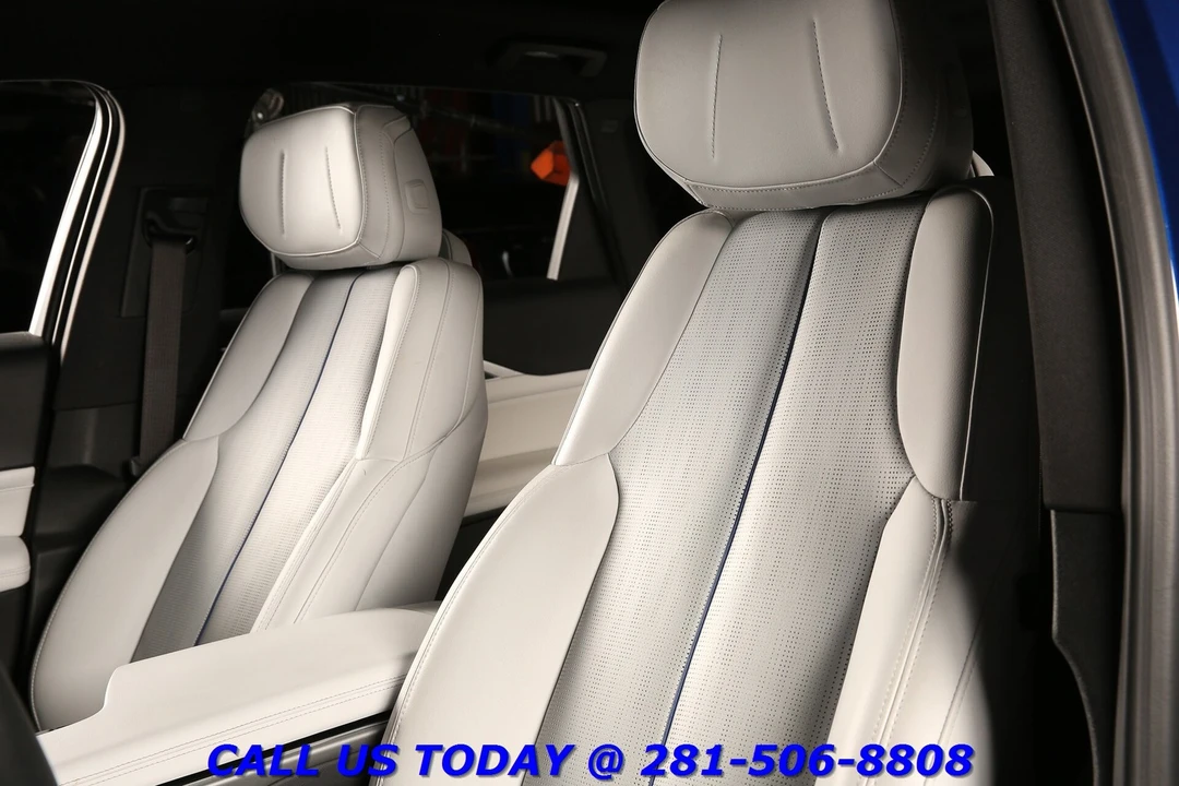 2024 Cadillac Lyriq - Image 13 of 24