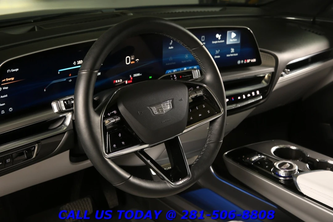 2024 Cadillac Lyriq - Image 11 of 24