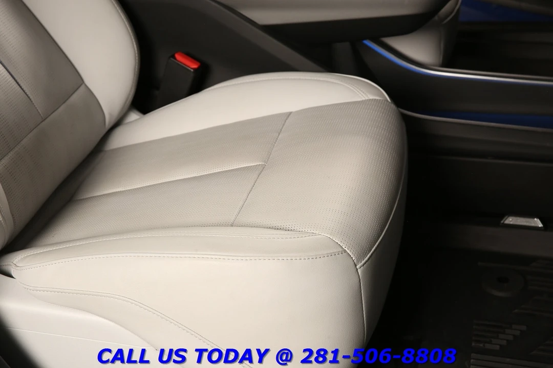 2024 Cadillac Lyriq - Image 22 of 24