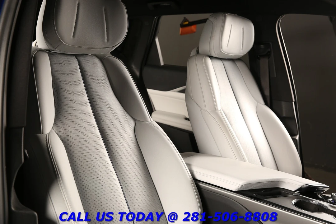 2024 Cadillac Lyriq - Image 21 of 24