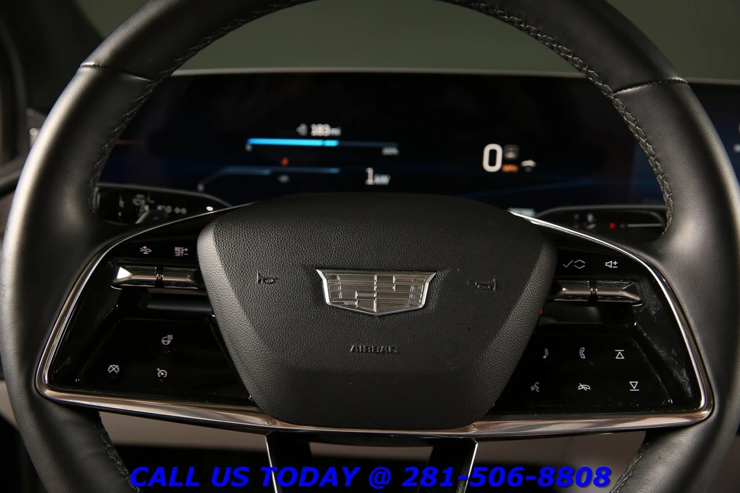 2024 Cadillac Lyriq - Image 15 of 24