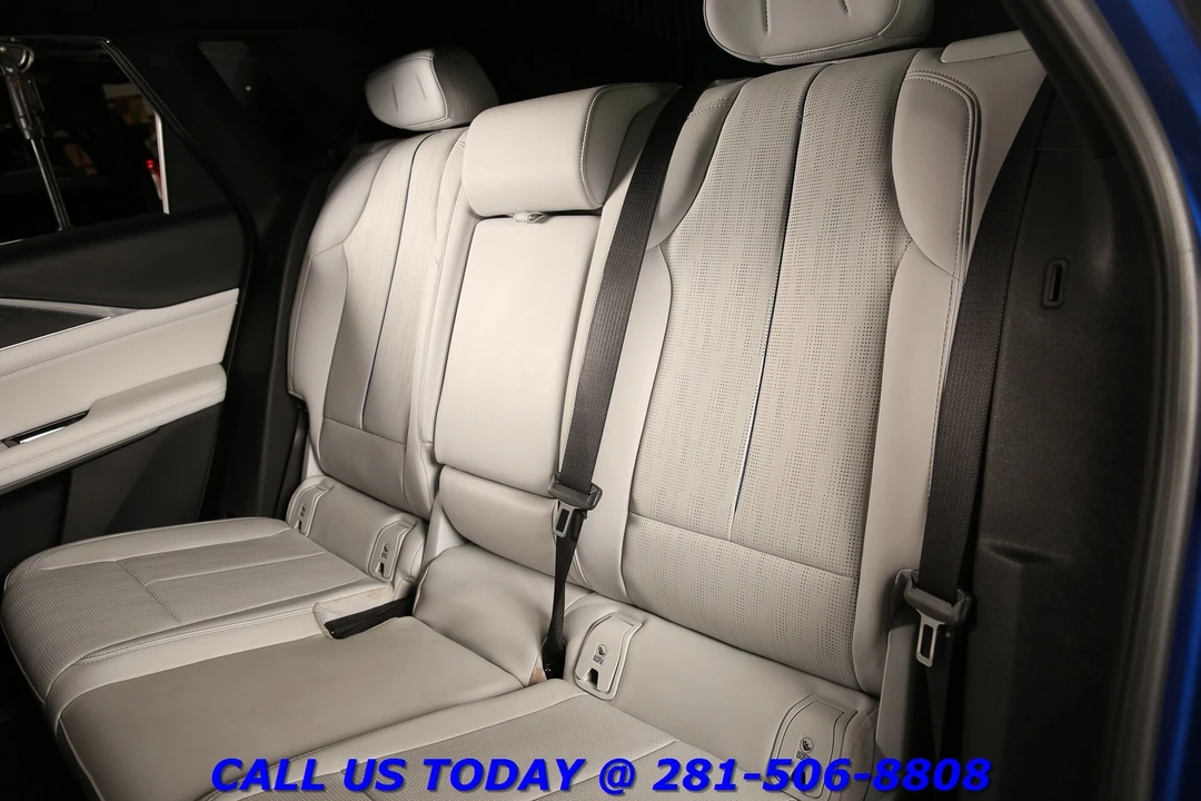 2024 Cadillac Lyriq - Image 23 of 24