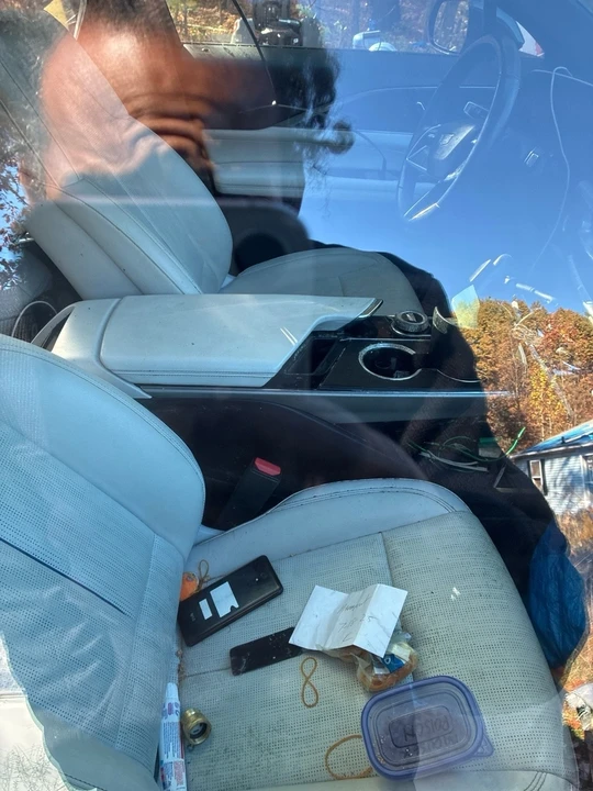 2024 Cadillac Lyriq - Image 10 of 11