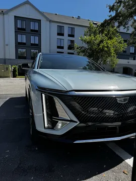 2024 Cadillac LYRIQ Luxury 1