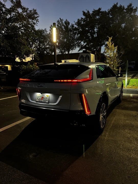 2024 Cadillac Lyriq - Image 10 of 19
