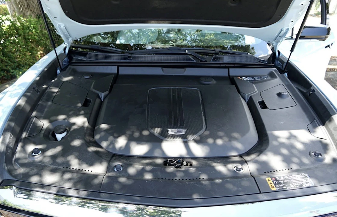 2024 Cadillac Lyriq - Image 15 of 19