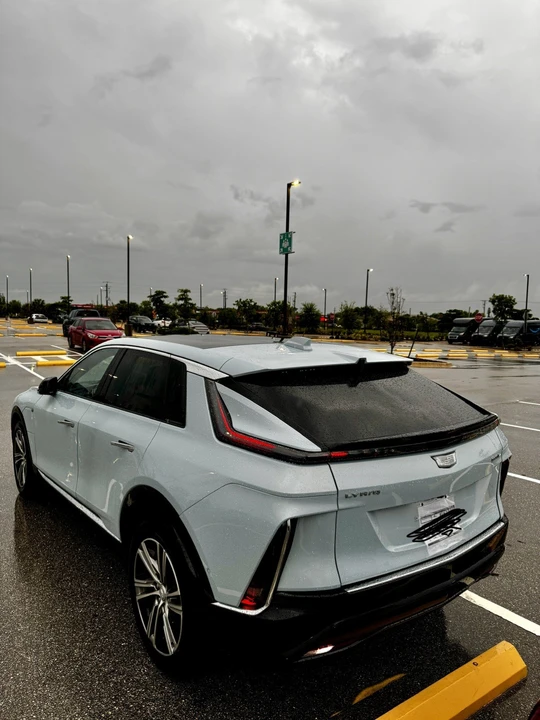 2024 Cadillac Lyriq - Image 12 of 19