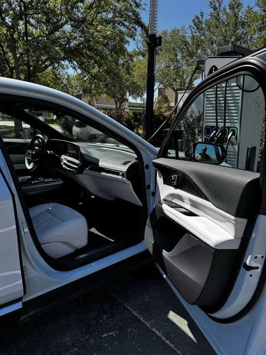 2024 Cadillac Lyriq - Image 3 of 19