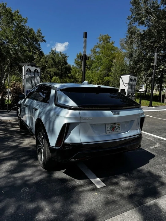 2024 Cadillac Lyriq - Image 4 of 19
