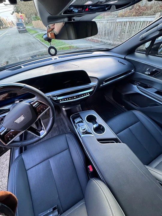 2024 Cadillac Lyriq - Image 13 of 20