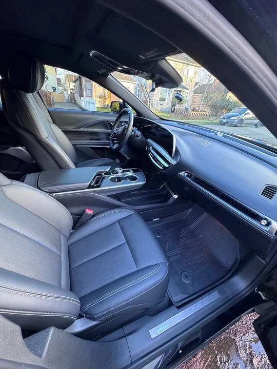 2024 Cadillac Lyriq - Image 15 of 20