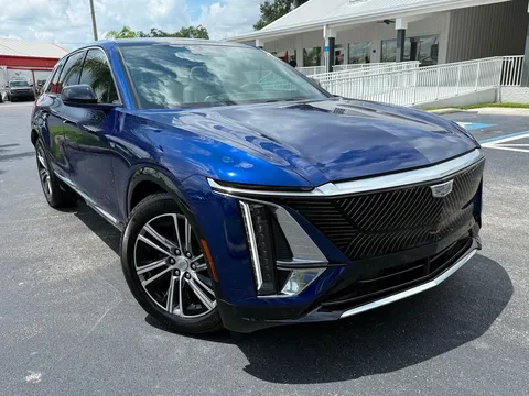 2024 Cadillac LYRIQ Luxury 2