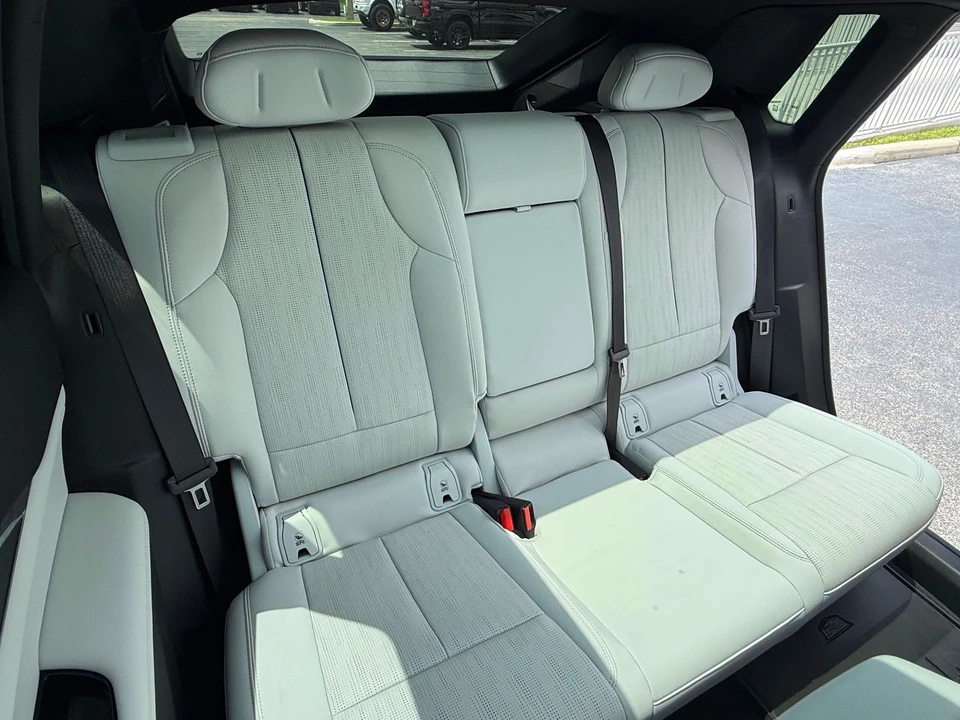 2024 Cadillac Lyriq - Image 7 of 12