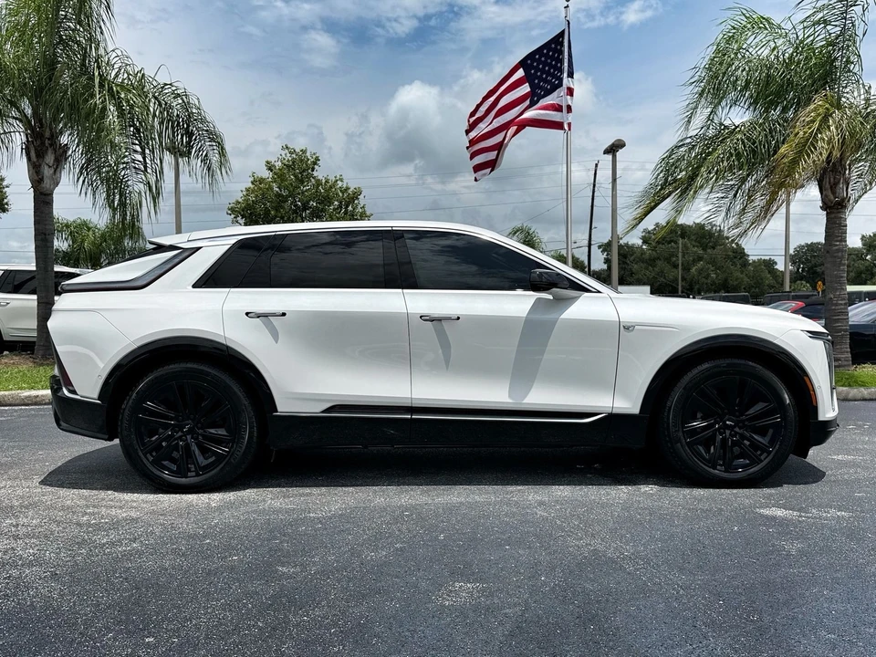 2024 Cadillac Lyriq - Image 5 of 12