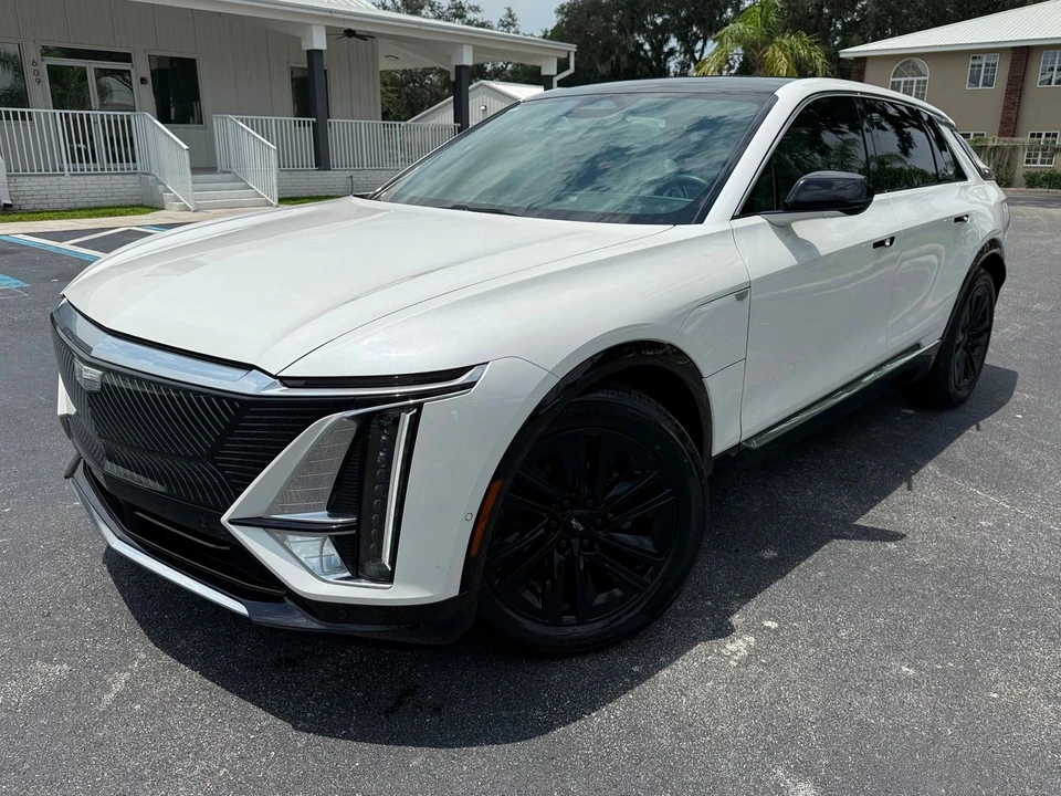 2024 Cadillac Lyriq - Image 3 of 12