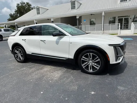 2024 Cadillac LYRIQ Luxury 2